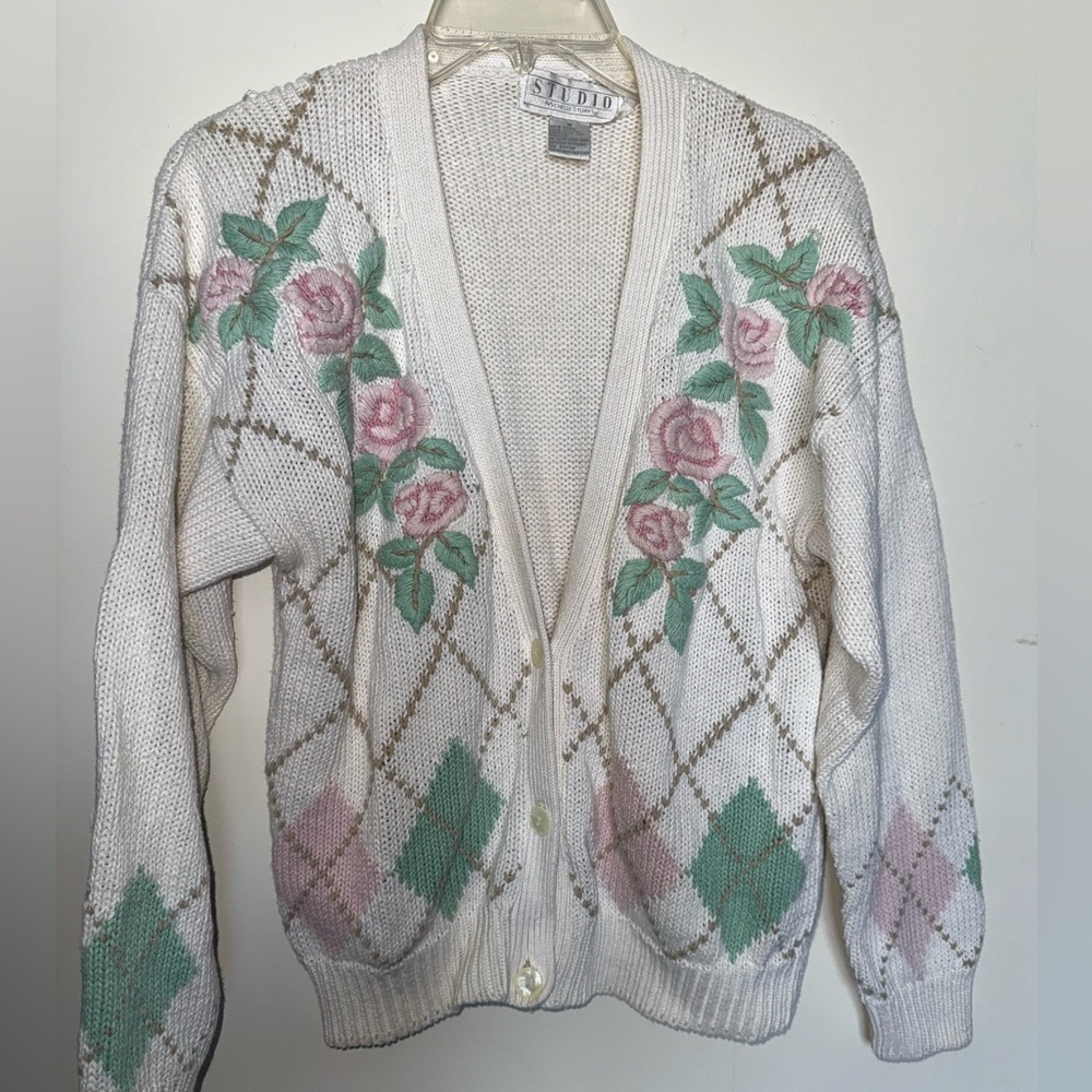 Studio VINTAGE Michelle Stuart Floral White Crocheted Cardigan Medium